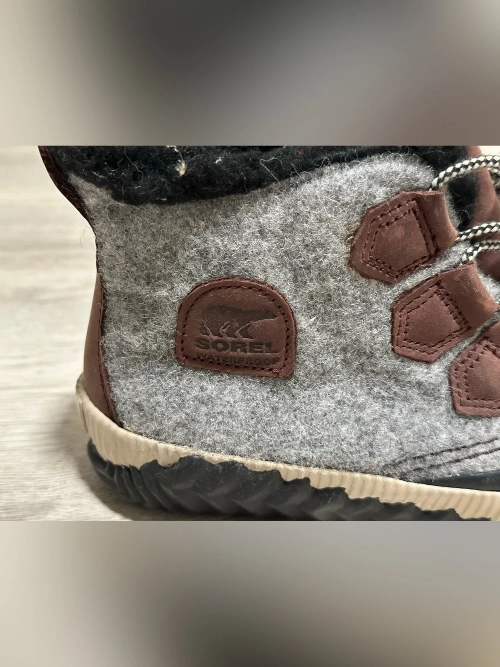 SOREL Waterproof Felt Duck Boots Women’s 9.5 Gray Brown Faux Fur